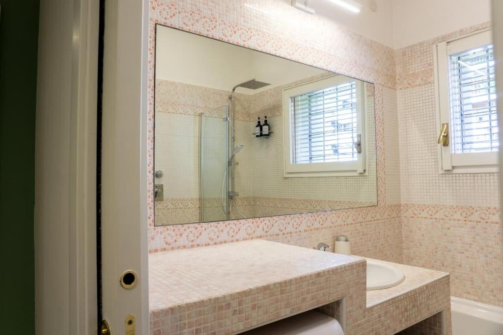 House - 20 Min From Center, Free Wifi And Private Parking Apartment Mailand